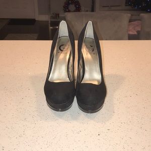 Black Suede Pumps 😍🖤